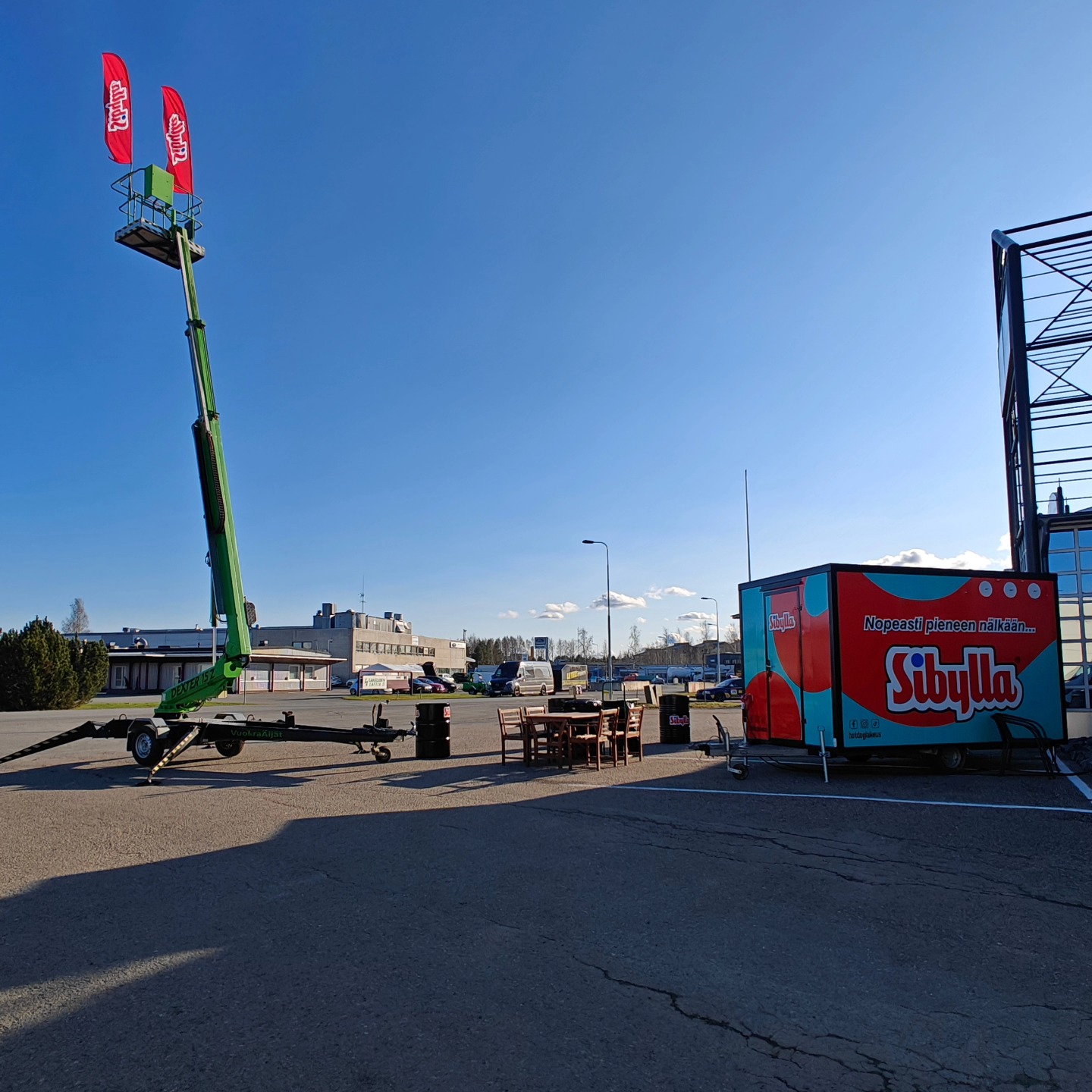 HotDog-vaunu ja henkilönostin – VuokraÄijät toimipiste