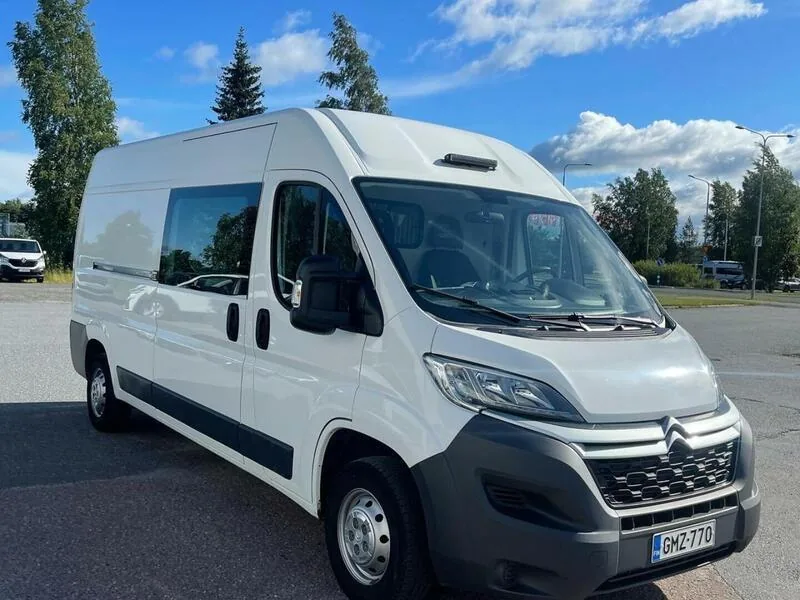 Citroën Jumper valkoinen pakettiauto vuokralle Seinäjoella – muutto ja kuljetus