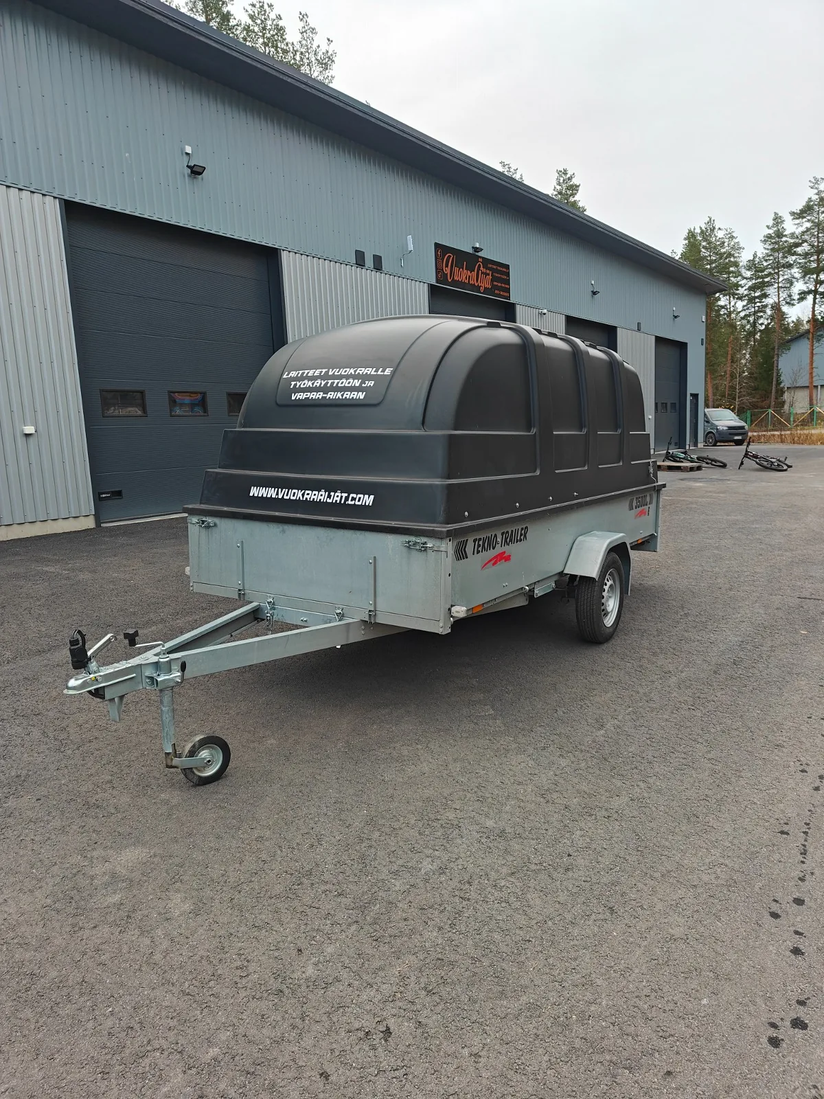 Tekno-Trailer kuomukärry vuokralle Seinäjoella